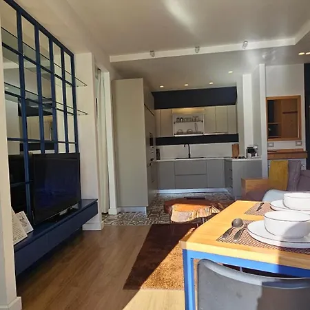 Apartmán Tam Skanderbeg Square Mozart Center No5 *